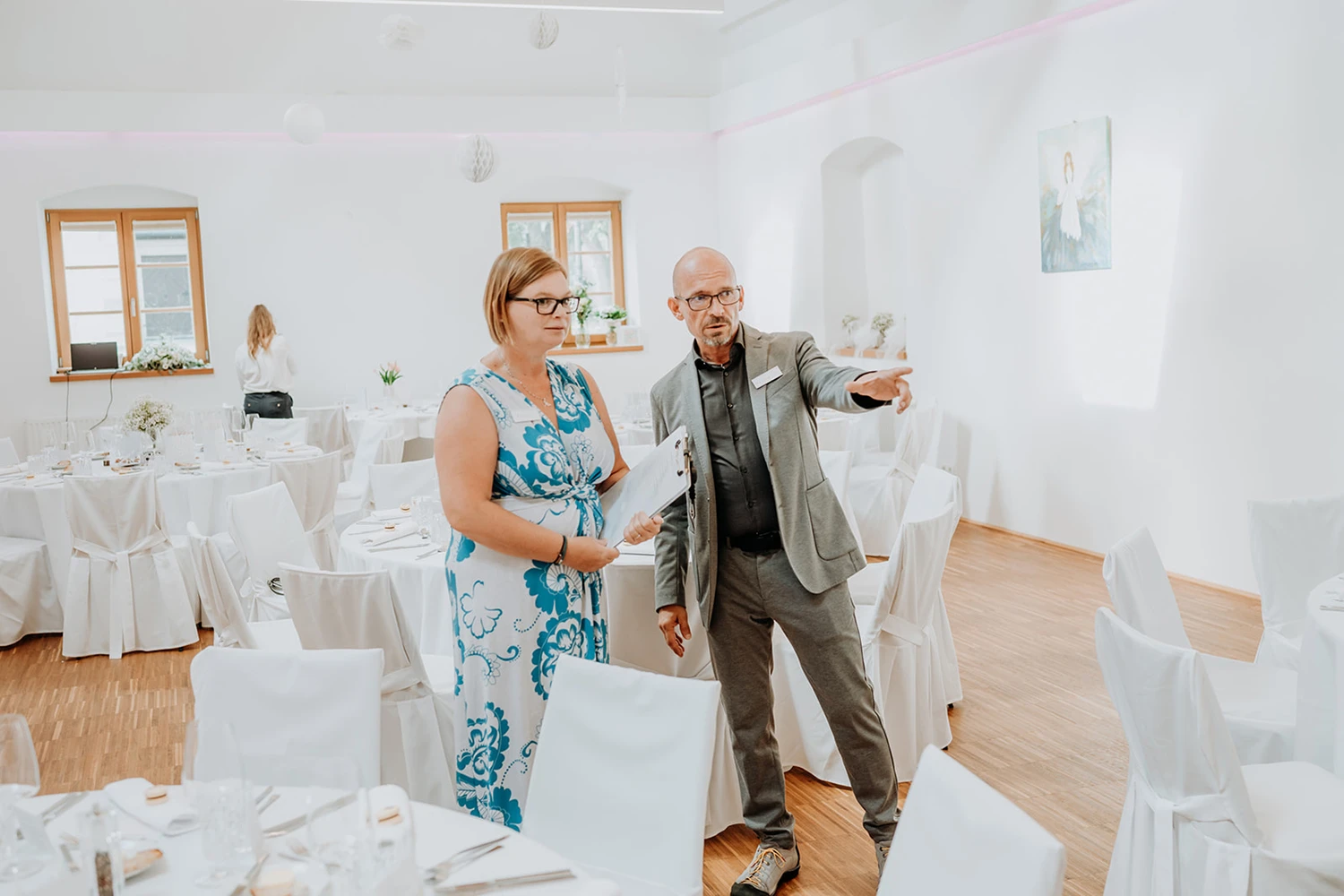 Ein Schnappschuss von Harald und Karin in einem Festsaal beim Hochzeit organisieren