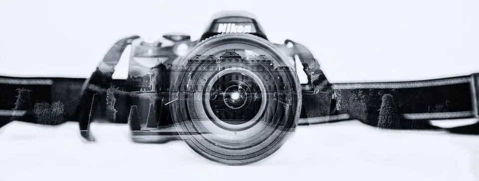 Kamera mit weißem Hintergrund